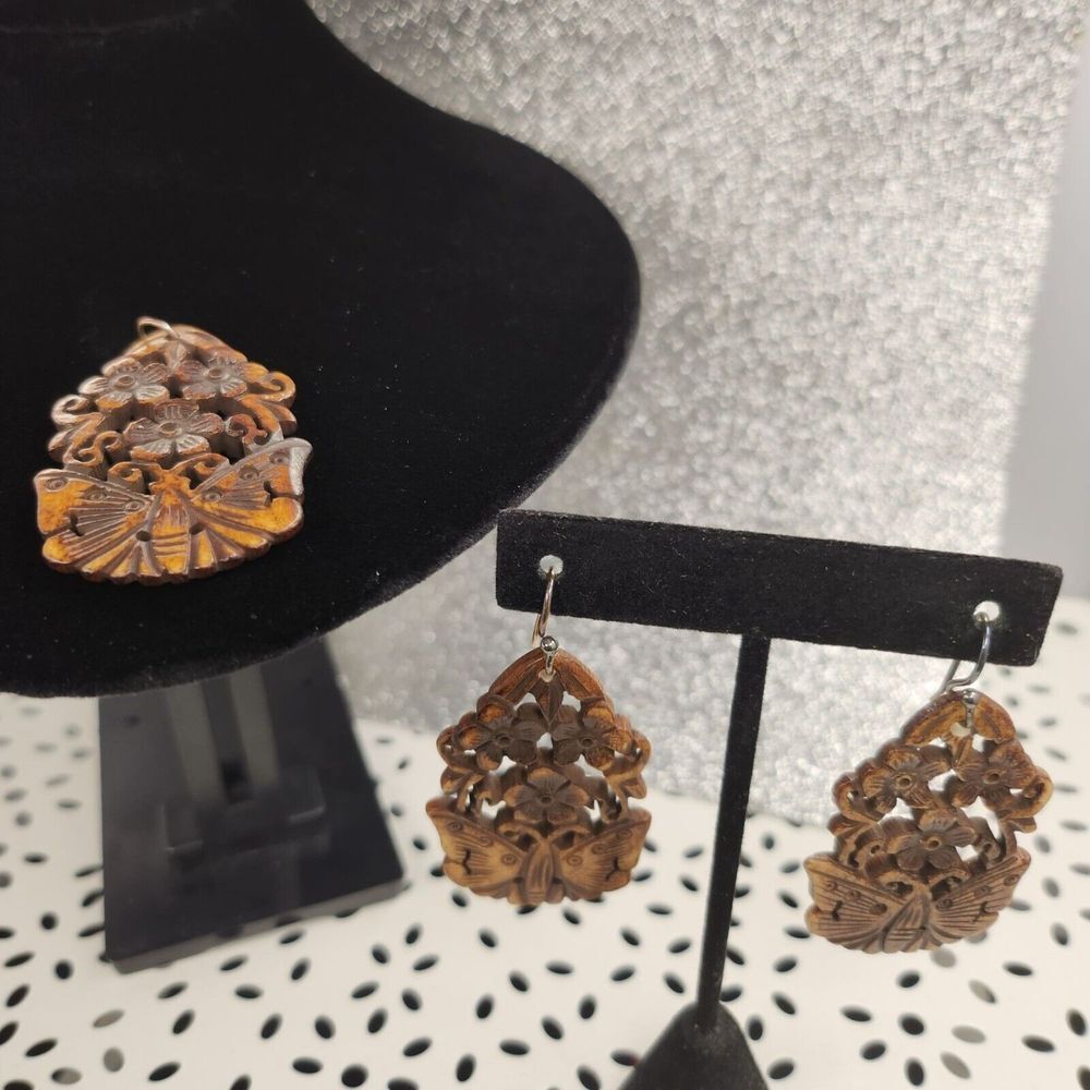 Vintage‎ Carved Floral & Butterfly Dangle Earrings Set With Pendant